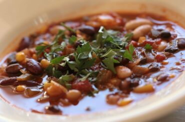 Vegetarian Chili Recipe || KIN EATS