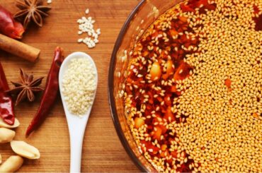 "I PUT THIS ON EVERYTHING" Hot Chili Oil [油泼辣子]