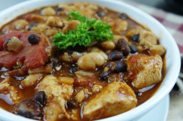 Crock Pot Slow Cooker Black and White Chicken Chili Recipe | August Cooking | 6 Ingredients