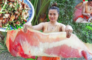 Yummy Cooking Fried Pork With Chili Recipes,Eating Delicious