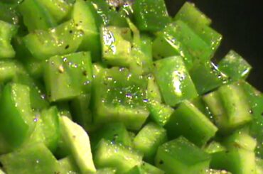 How to Cut a Green Pepper -  YouTube