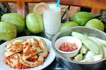 Fresh Guava Fruit Recipes   Guava Juice and Guava Fruit Mixed Salt & Chili with Small Shrimp