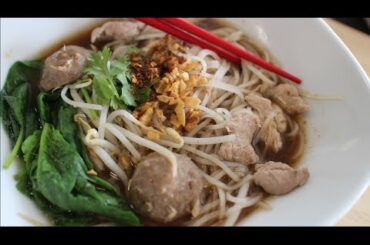 Boat Noodles Recipe Part 1 ก๋วยเตี๋ยวเรือ - Hot Thai Kitchen!