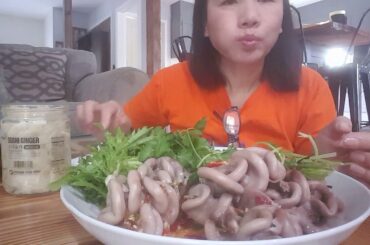 Pork intestines + spicy chili garlic sauce mukbang, Lao food