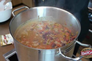 Idahoan Bull Rider's Chili Recipe with Bacon & Cheddar Chipotle Mashed Potatoes