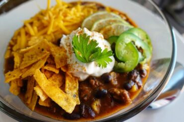 This Is How You Make Chili Recipe | Slow Cooker Chili + Mukbang