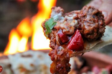 Ultimate Chili Con Carne! - Cooking in the Forest