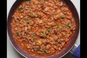 Spicy Vegetarian Bean Chili Recipe | Foodomania #23 (Vegan Mexican Chili)