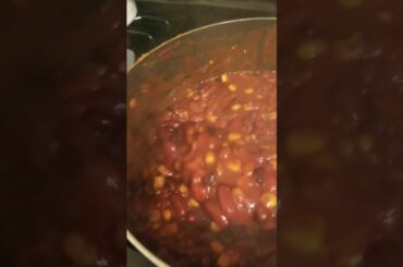QUICK AND EASY 3 BEAN MEATLESS CHILI TUTORIAL