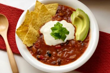 DELICIOUS Vegan chili recipe 🌶