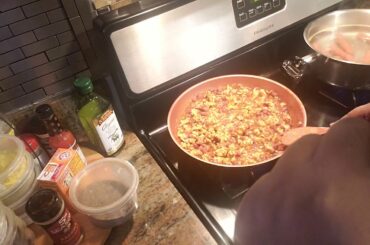 How to make canned chili taste like homemade chili