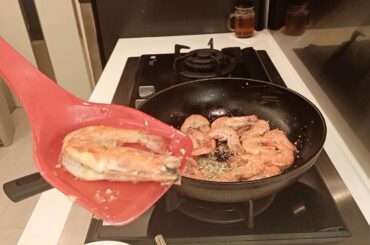 Shrimps with chili and garlic sauce!