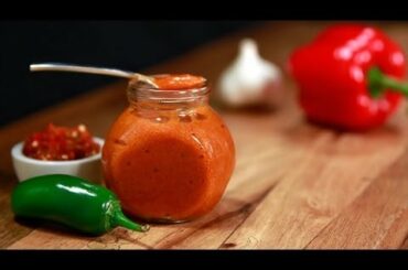 How to Make Homemade Sriracha Hot Sauce | Eat the Trend