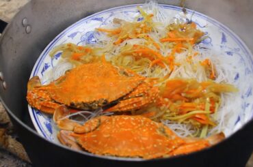 Cooking Fresh Crab Seafood Recipe - Steam Crab eating with Chili Sauce