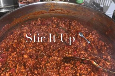 🥘Cold Weather Food🥄 Turkey Chili...Stovetop Kisses 💋 Recipe Review 👍🏾