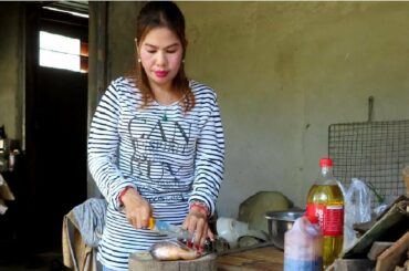 Cooking Spicy Fish Recipe - Deep fry Fish with Chili - Natural Foods TV