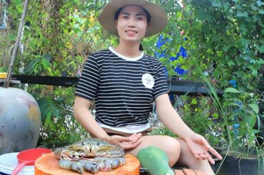 Seafood in Papaya Recipe - Cooking Skill | Village Life TV