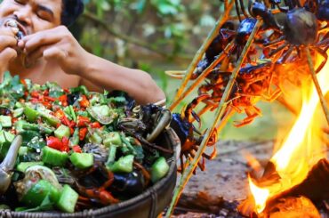 Cooking Crabs salad with chili sauce for eating in forest