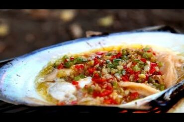 Grilled scallops with garlic and chili