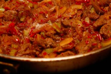 Chili con carne recipe with cocoa and molasses / cooking ASMR