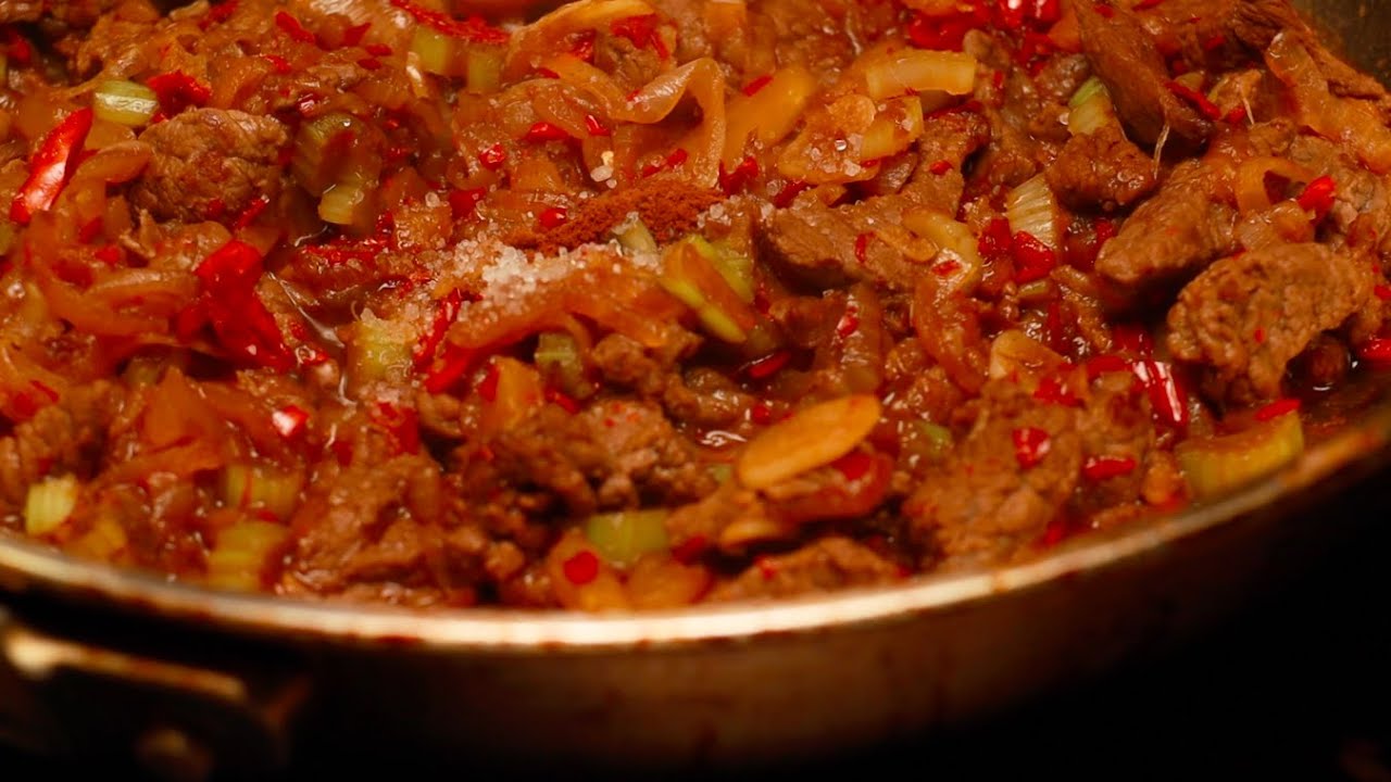 Chili con carne recipe with cocoa and molasses / cooking ASMR Chili Chili