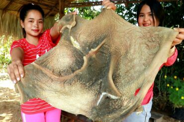 Cow Intestine With Fish Paste Sauce Recipe - Cooking Cow - My Food My Lifestyle