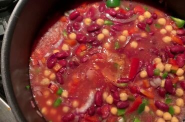 Homemade Chili Night Recipe w/ Bone Broth, Beans, Chickpeas, 60g of protein, 30g of fiber