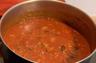 EASY NO MEAT CHILI // vegan recipe, no oil //