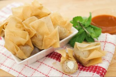 Crispy Chicken Cheese Purses Recipe ถุงทองไก่ชีส - Hot Thai Kitchen!