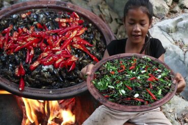 Yummy Cook Crickets with Hot Chili for Food ideas - Crickets recipe for Eating delicious Ep 84
