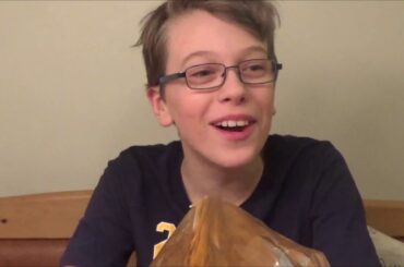 Wiliam testar Doritos sweet pepper chili