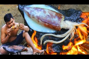 Cooking Octopus on Rock - Cook Squid on Rock with Chili Sauce