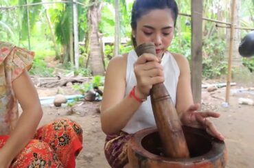 BBQ Snail with Chili Sauce