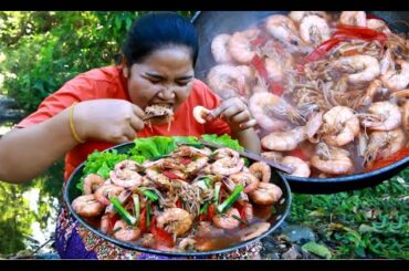 Fried Prawn With  Big chili  Recipe - Cooking Prawns in Forest - Cooking skill