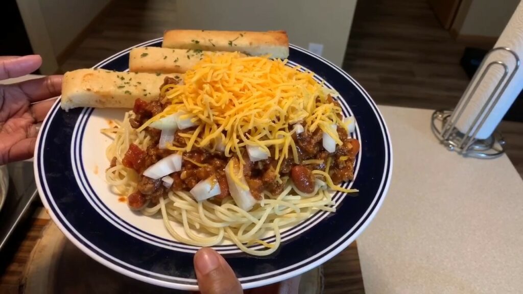 How to make DELICIOUS Skyline chili - Chili Chili