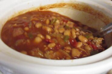 Slow Cooked Seasoned Pinto Beans with Sausage! Yummy Chili!