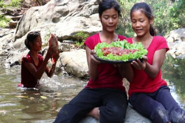 Catch and Cook Fish with Sour Sweet Taste & Spicy Chili for Eating delicious - My Natural Food Ep 5