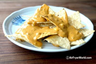 Slow Cooker Green Chili Queso Dip