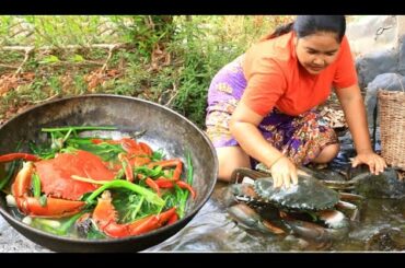 Catch and Cook soup Crab with chili Recipe & Cooking soup  big Crab - Cooking skill
