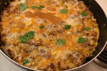 How to make Lyssa’s Famous Chili Cheese Mac! easy filling recipe