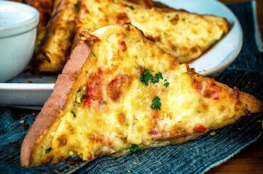 5  मिनट में चिली चीज़ टोस्ट की रेसिपी - 5 minute chili cheese toast recipe - Easy and quick snack