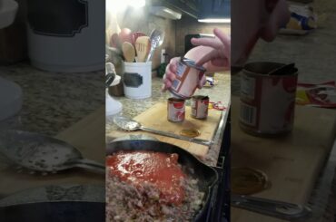 Rileigh Jane makes easy chili recipe