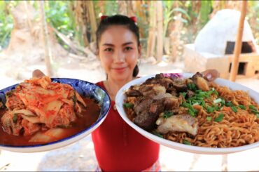 Cooking noodle chili with BBQ beef recipe