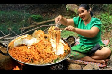 Amazing Cooking noodle with Beef and chili  recipe for food By village & Cooking life