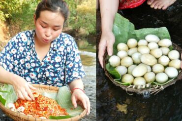 Cooking Egg With Chili Sauce Recipe In Jungle - Yummy Cooking Chili Paste Recipe - Cooking Skill