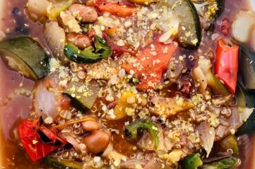 EASY quinoa CHILI. Vegan plant based NUTRITION & delicious. How to make the tastiest healthy chili!
