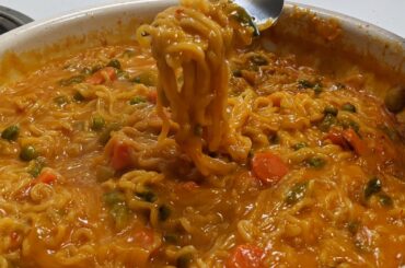 चिल्ली चीज मैगी | Chili Garlic Cheese |  Maggi | Cheesy Spicy Maggi