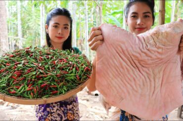 Cooking Crispy pork with potato and chili recipe