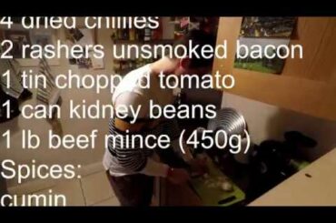 How to cook Chili con Carne in a tiny kitchen!