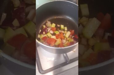 Make Shift Kitchen- SIMPLE Bean Chili